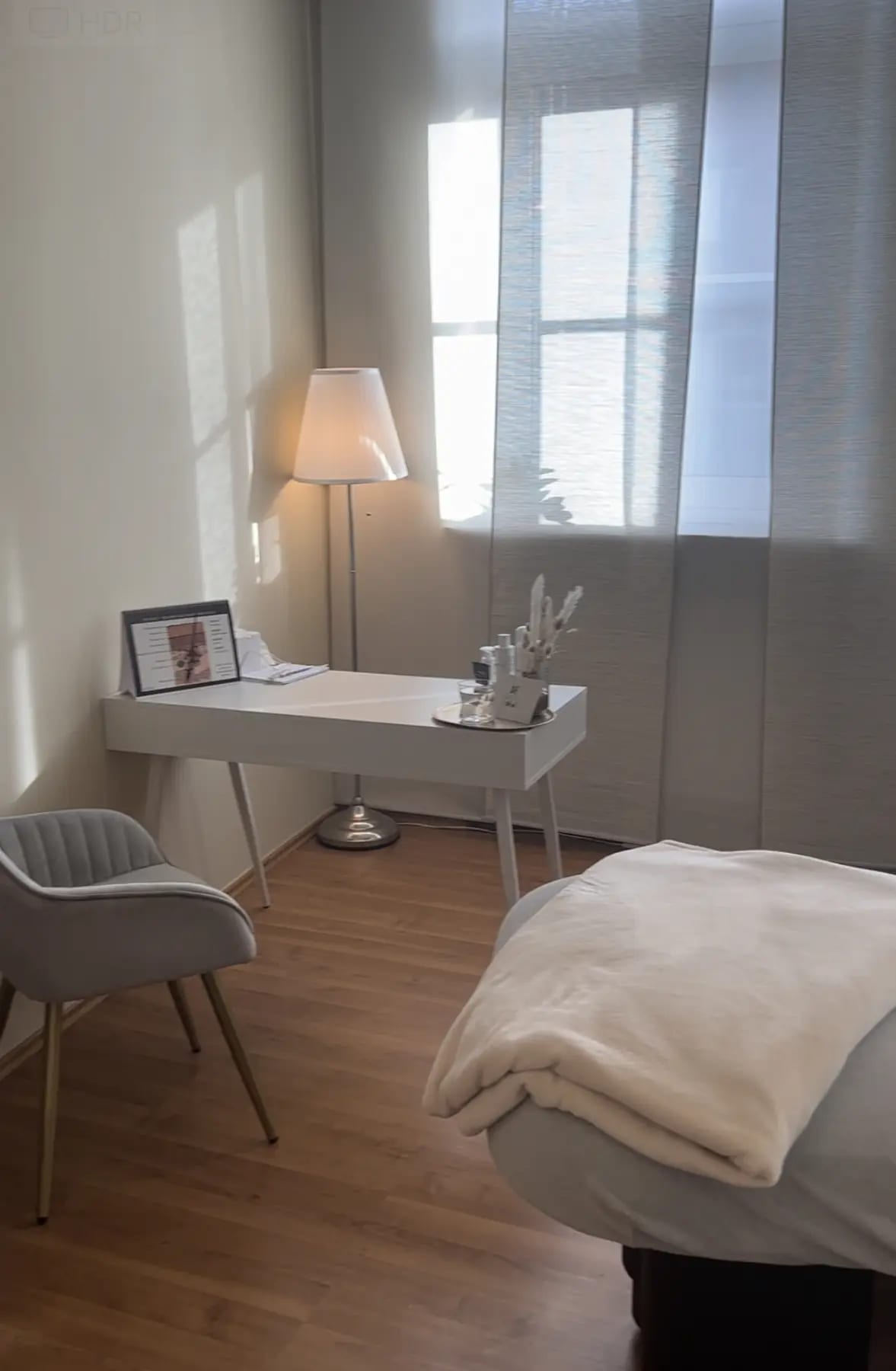 Kosmetik-Behandlungsraum im Studio Raum für Schönheit